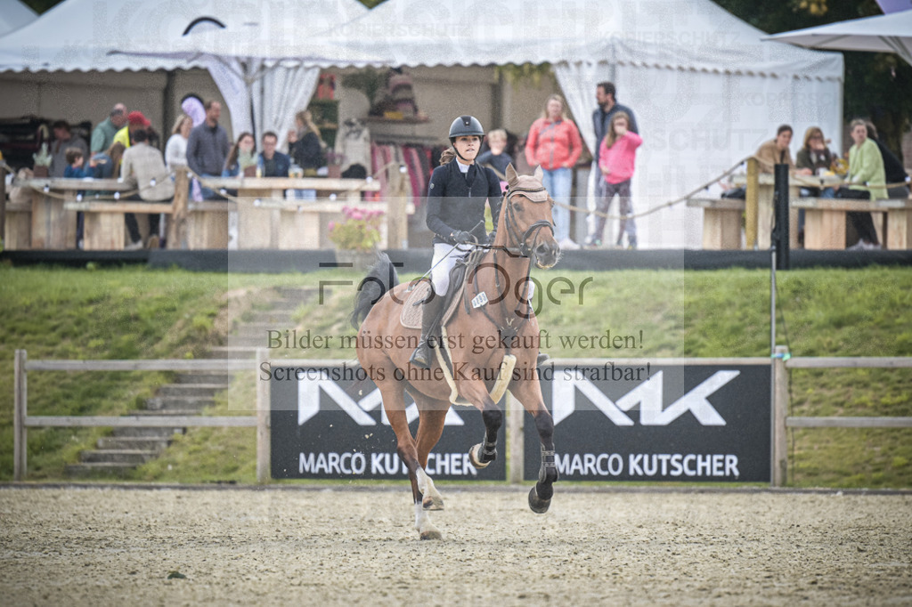DOS_0150 | Entdecke hochwertige Reitturnierfotos von Foto Oger. Professionell, emotional und authentisch – jetzt Lieblingsmomente im Shop bestellen.Deutschlandweite Turnierfotografie. - Realisiert mit Pictrs.com