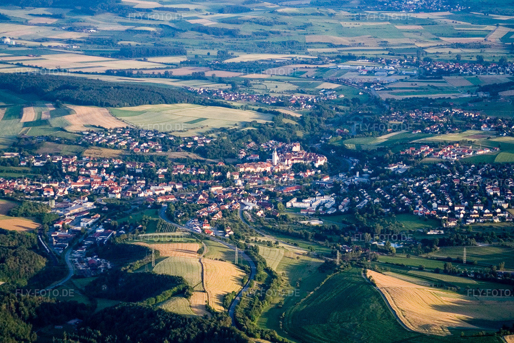 Luftbild: Ortsansicht von Norden in Engen im Bundesland Baden-Württemberg in Deutschland. Foto: IMG_11404.jpg vom 04.07.2008 durch Werner Riehm/FLY-FOTO.de