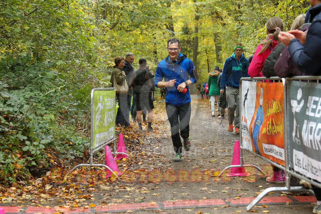 251026_1305_EX1_2447 | Sportfotografie im Rhein-Sieg Kreis, Köln, Bonn, NRW, Rheinland Pfalz, Hessen, etc. Unser Tätigkeitsfeld umfasst den Laufsport vom Volkslauf über den Marathon, Duathlon, Triathon bis zum Ultralauf wie Kölnpfad Ultra oder Schindertrail.