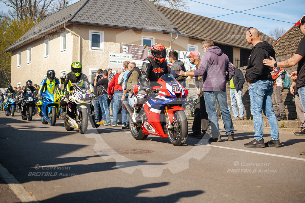 1399 - Bergrennen Landshaag2026 | BREITBILD Austria Webshop

Finde Fotos von: Breitbild, Breitbild Austria, Landshaag, Europeanbikers, KTM, BMW, Bergrennen, Bikeporn, Carporn, Bikes, Cars, Fotografie, Oberösterreich, Österreich, Berufsfotograf, Motorradteile Ganster, Julbach, Pannoniari - Realisiert mit Pictrs.com