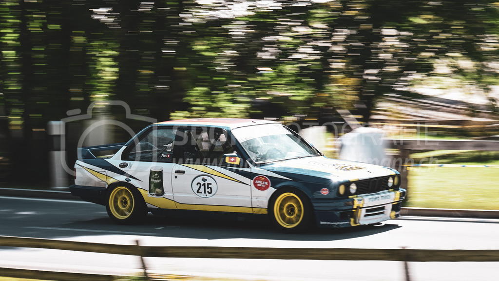 19. Arosa ClassicCar 2023 - 2. September 2023 | 19. Arosa ClassicCar 2023
Arosa, Schweiz
Beglinger Peter aus Mollis mit der Startnummer 215 in einem BMW 325 Challenge, Jahrgang 1987, in der Klasse Classic Trophy.
@arosaclassiccar, @arosa.official, #arosaclassiccar, #arosa, #76curves, #classiccar
Bild: Sportfotografie Markus Aeschimann | www.markus-aeschimann.ch - Realisiert mit Pictrs.com