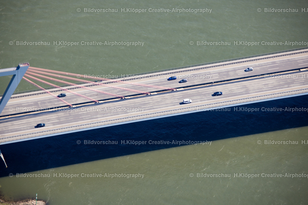 Luftbild  Flughafenbrücke A44 Düsseldorf 439A3446 | Luftbildfotografie Hermann Klöpper/ Creative-Airphotography - Realisiert mit Pictrs.com