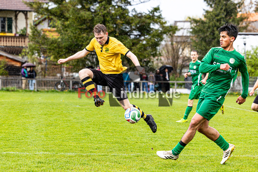FC Seeshaupt gegen TSV Perchting-Hadorf | Fußball Herren A-Klasse Gruppe 5 Zugspitze 2025/26 19. Spieltag, FC Seeshaupt gegen TSV Perchting-Hadorf, 20260419,Zweikampf,2026-04-19 in Seeshaupt (Sportplatz Seeshaupt, Platz 1, Bahnhofstr. 12), Jonathan BALZER (TSV Perchting-Hadorf 6), Titus FLÜGEL (FC Seeshaupt 8)Copyright: WolfgangxLindner www.foto-lindner.de