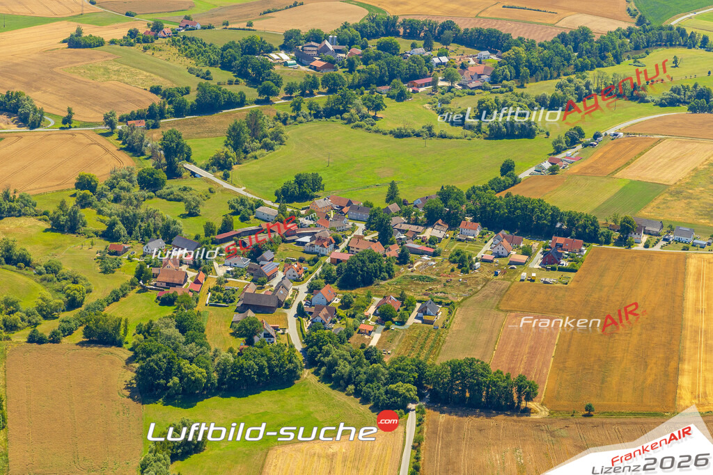 Schöne Luftaufnahme Lanzenreuth Thurnau - Die Luftaufnahme wurde 2025 vom Flugzeug heraus erstellt ( keine Drohne ) - Hochauflösende Luftaufnahme - für professionelle Ausdrucke geeignet. Die Geschenkidee !Mit Lizenz und Bildrechte bestellbar