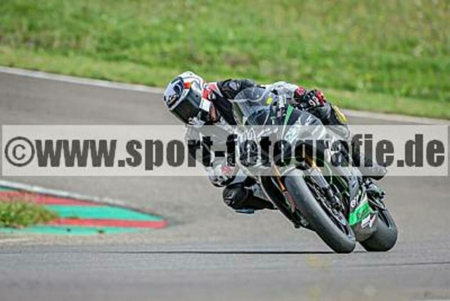 spof0353 | Professionelle Fotos von Sportveranstaltungen, aber auch Hochzeiten und anderen Events. - Realisiert mit Pictrs.com