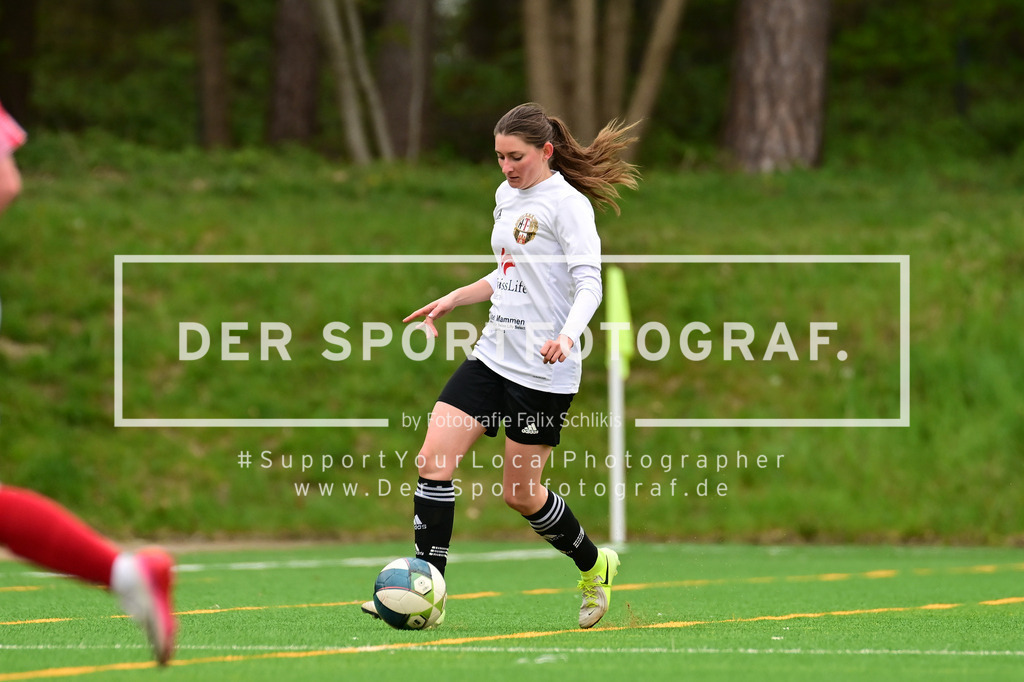Fußball I Frauen I Saison 2025-2026 I Bezirksliga I 21. Spieltag I Harburger TB - Rahlstedter SC I 164997 | Der Sportfotograf. - Realisiert mit Pictrs.com