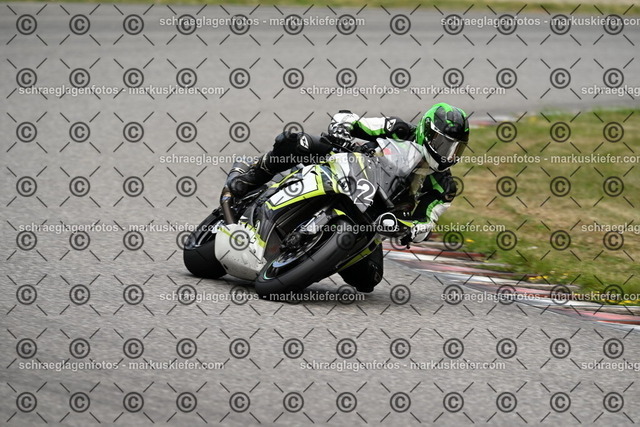 25bt02-0494 | markuskiefer.com - Realisiert mit Pictrs.com