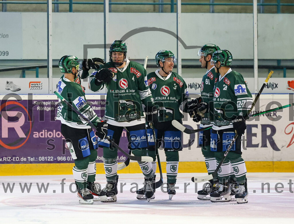 2023-09-10_099_TSV_Erding_gegen_EHC_Klostersee | Erding, Deutschland, 10.09.2023:
Eishockey, Bayernliga 2023 / 2024, Testspiel, TSV Erding gegen EHC Klostersee, Endergebnis: 10:1

Leon Abstreiter (Erding Gladiators, #72), Simon Franz (Erding Gladiators, #4), Mark Waldhausen (Erding Gladiators, #27)

Foto: Christian Riedel / fotografie-riedel.net