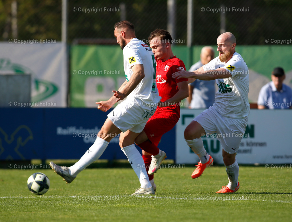 A_LUI_090526_24 | SPORT FUSSBALL LT1 OOE LIGA ASKOE OEDT 1B -UNION GSCHWAND 09.052026 IM BILD:KHAMZAT CHAKAYEV  (OEDT 1B) UND ZVONIMIR SIROCIC UND AHMED TREJIC (GSCHWAND) FOTO: FOTOLUI