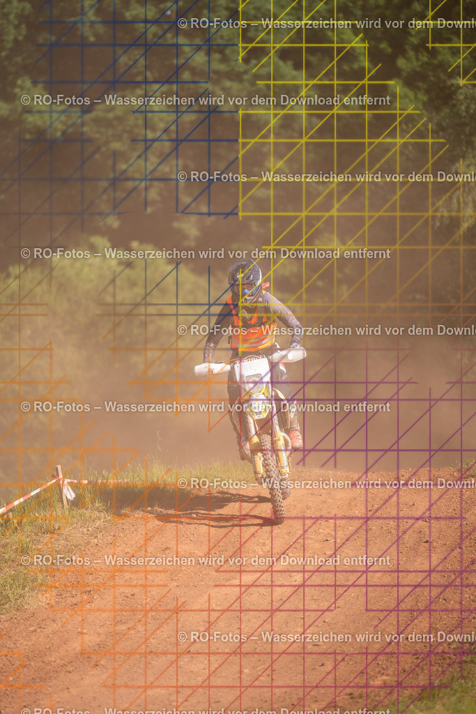 Wolfshausen 3 Lauf -1894 | Sportfotografie von RO-Fotos: Motorsport, Motocross, Enduro, Laufveranstaltungen und Triathlon. Professionelle Fotos von Sportlern und Events. - Realisiert mit Pictrs.com