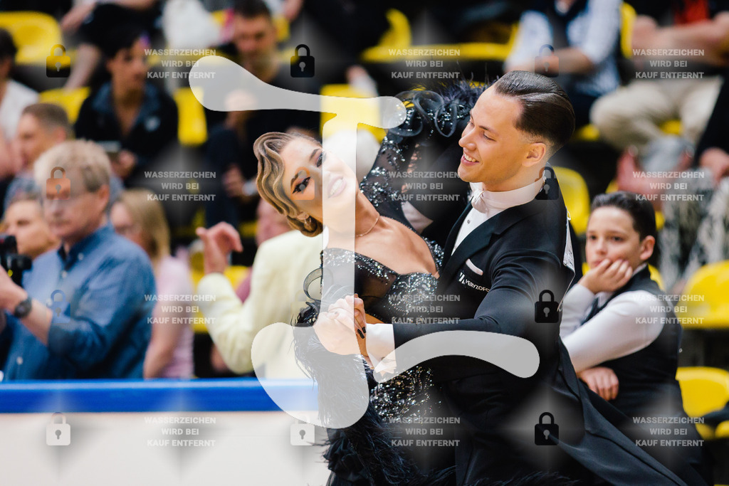 Hessen Tanzt WDSF International Open Standard 25th (85) Wladislaw Treichel _ Diana Weimer (TSZ Blau-Gold Casino Darmstadt)-2025-05-17-8956 | Webshop for digital downloads and prints of dance sport, event & show photographer Julian Link - Realisiert mit Pictrs.com