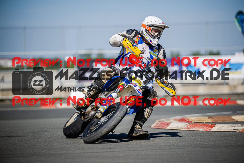 MaZZes_FotoMatrix_220903_0424 | UE40