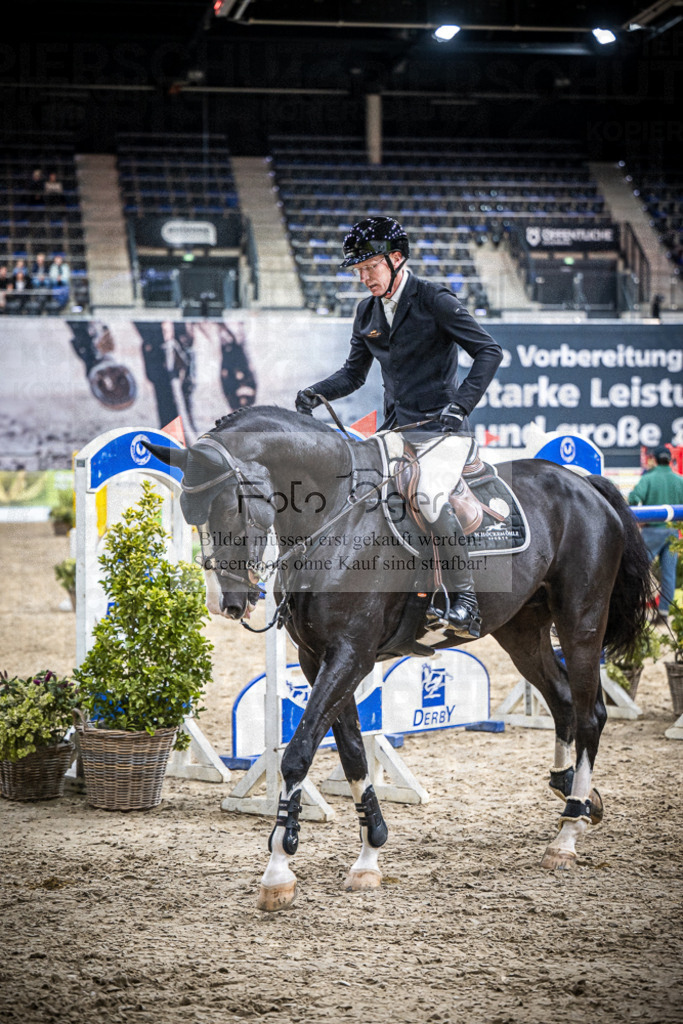 DOS_3034 | Entdecke hochwertige Reitturnierfotos von Foto Oger. Professionell, emotional und authentisch – jetzt Lieblingsmomente im Shop bestellen.Deutschlandweite Turnierfotografie. - Realisiert mit Pictrs.com