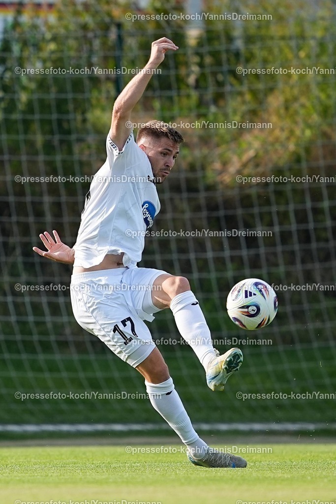 xYDR04072501030 | 04.07.2025, xydrx, Fußball, FC Viktoria Köln - SC Wiedenbrück, Testspiel, Trainingsplatz Pohlstadtsweg: Marco Pledl (Viktoria Köln #17)