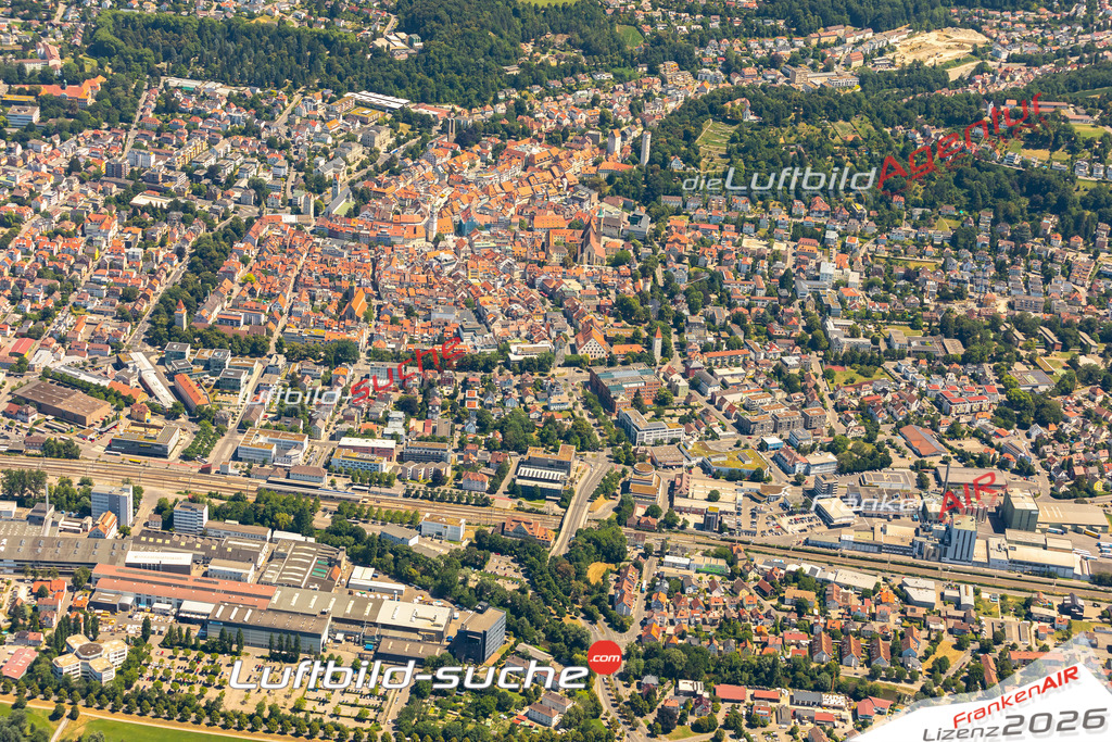 Aktuelles Luftbild von Altstadt Ravensburg - Die Luftaufnahme wurde 2022 mittels UL-Flugzeug erstellt ( keine Drohne ) - hochauflösende Kamera-Systeme von  Canon -Beste Qualität - Für grossformatige Ausdrucke geeignet. Die Geschenkidee !