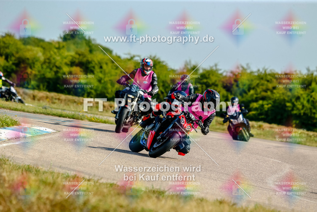 Chambley Juli-0495 | Hier findet Ihr Bilder von Touristenfahrten auf der Nürburgring Nordschleife oder von anderen Veranstaltungen die ich besucht habe. Viel Spass beim Durch Schauen 