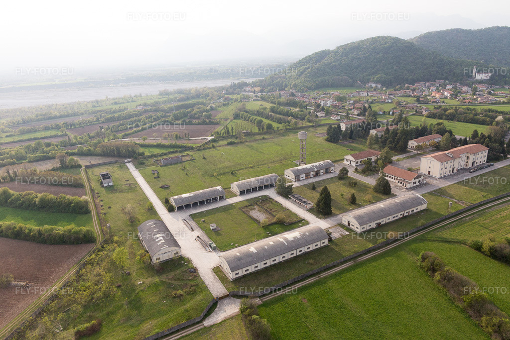 Vue aérienne: Vue de la ville à Sequals dans le département Frioul-Vénétie Julienne, Italie. Photo: IMG_098774.jpg prise le 07/04/2017 par Werner Riehm/FLY-FOTO.euRésolution de l'original: 5472 x 3648 px