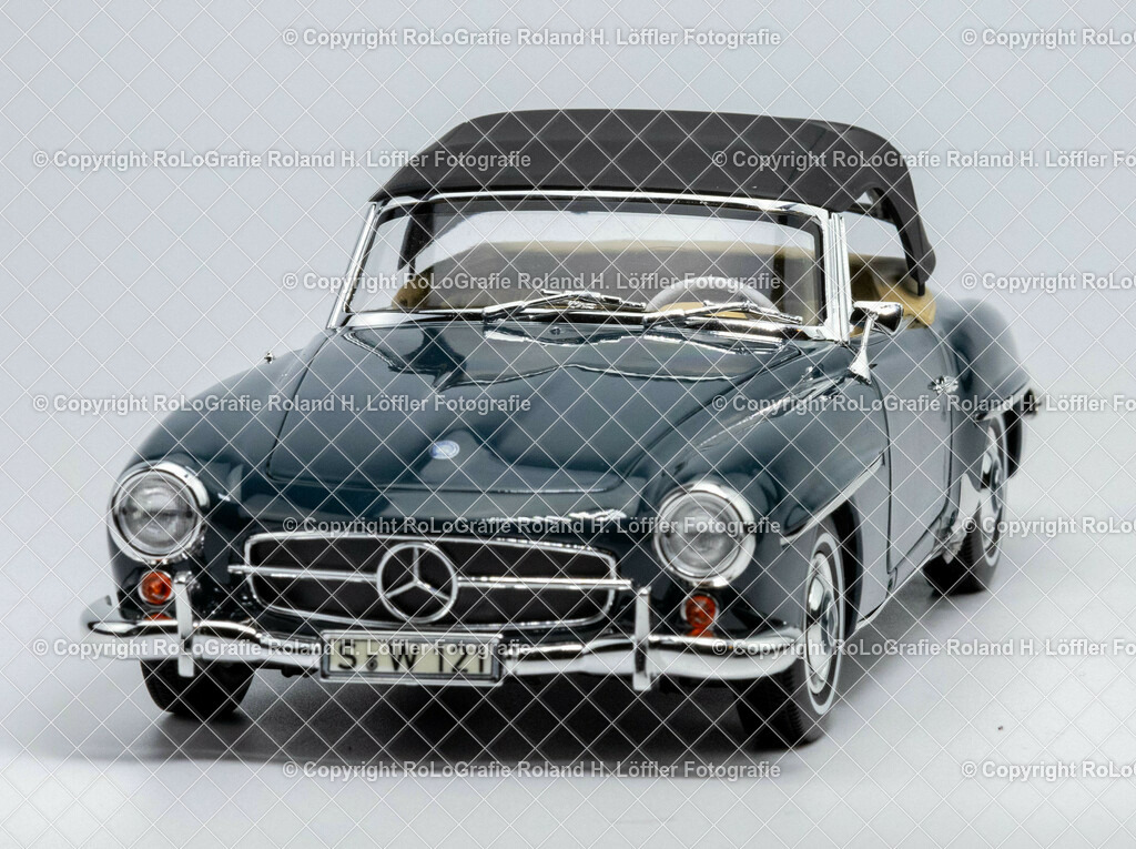 Fahrzeug_26 | Modellfahrzeug in Modellandschaft - Realisiert mit Pictrs.com