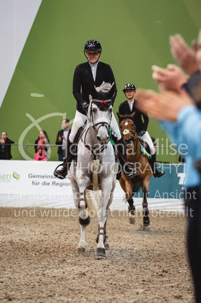 231028_Oldenburg_S1-Spr_Amateure-247 | Deine schönsten Turniermomente als professionelle Fotos! Entdecke hochwertige Pferdesport-Fotografie im Online-Shop. Jetzt Fotos finden & bestellen!