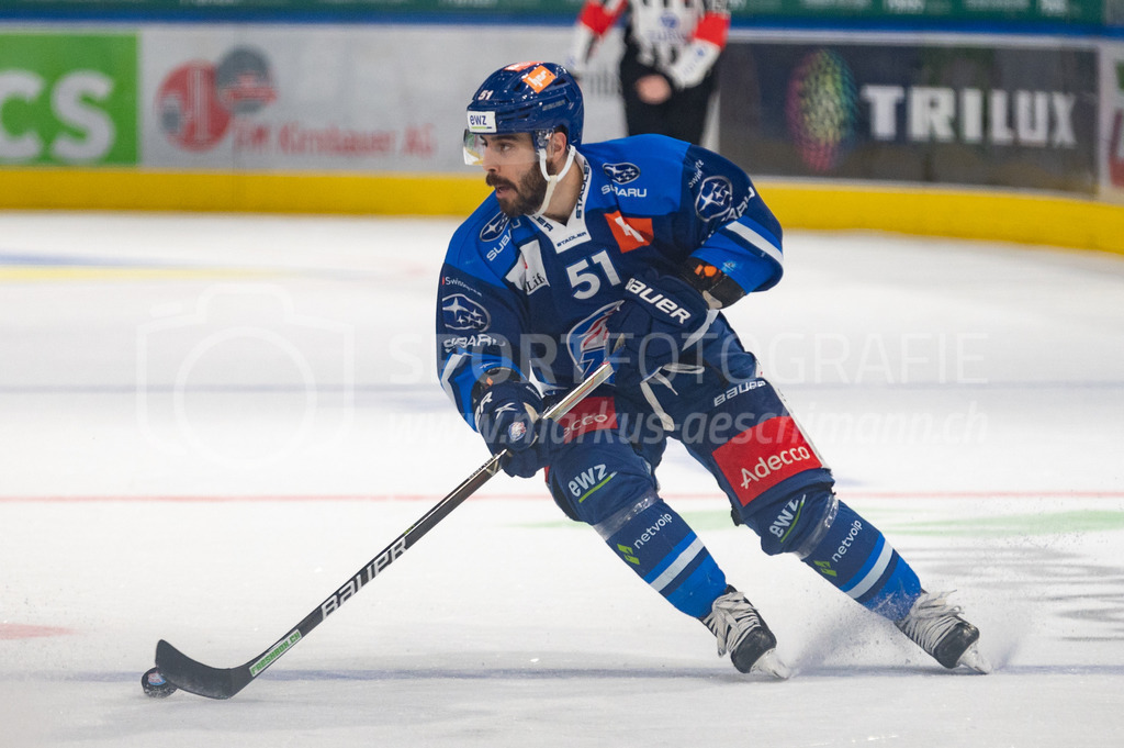 Playoffs: ZSC Lions - EHC Biel-Bienne | 04.04.2022, Zurich, Hallenstadion, Playoffs: ZSC Lions - EHC Biel-Bienne, #51 Justin Azevedo (ZSC). - Realisiert mit Pictrs.com