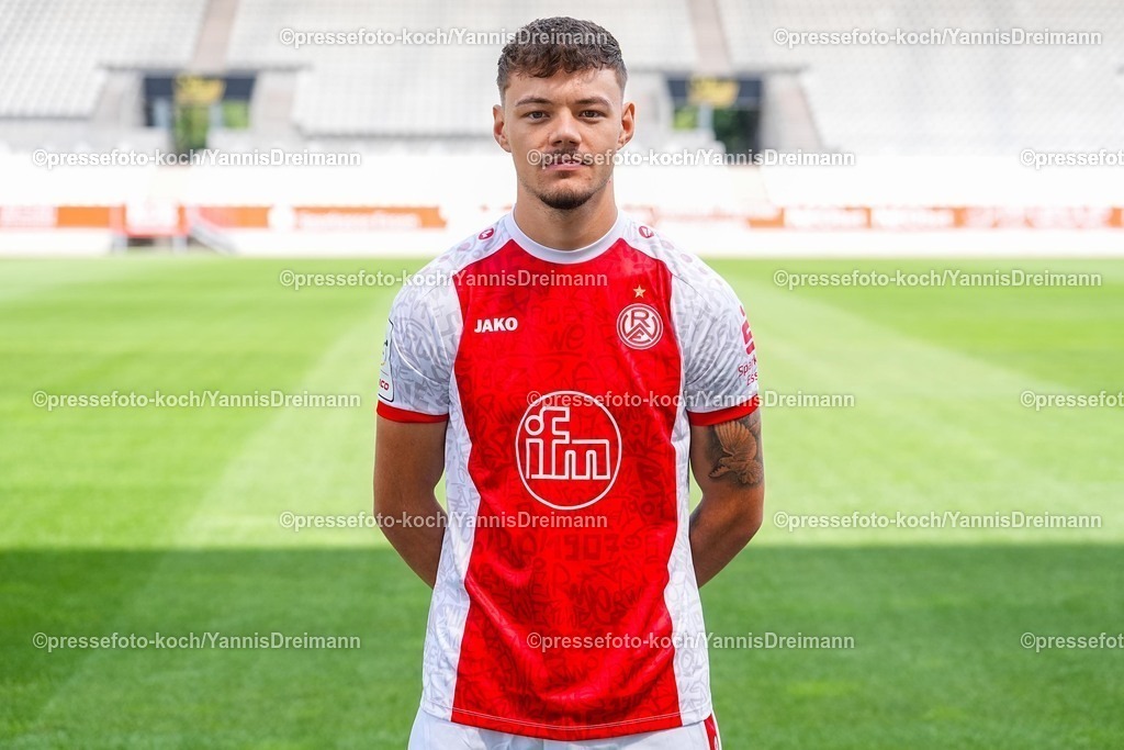 RWE22072501072 | Jannik Hofmann; Rot-Weiss Essen; 3.Liga, Porträttermin 2025/2026, 22.07.2025