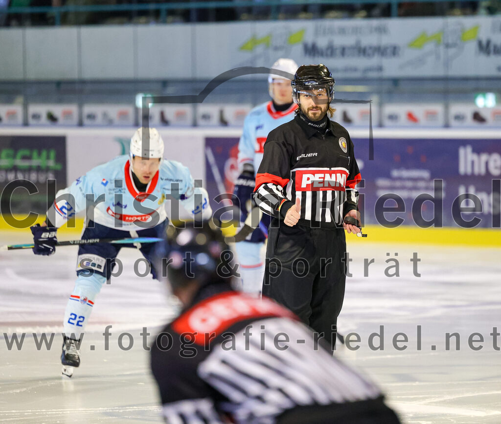 2025-10-05_023_TSV_Erding_gegen_Heilbronner_Falken | Erding, Deutschland, 05.10.2025:Eishockey, Oberliga Süd 2025 / 2026, 6. Spieltag, TSV Erding gegen Heilbronner Falken, Endergebnis: 3:1Thore Weyrauch (Heilbronner Falken, #22)Foto: Christian Riedel / fotografie-riedel.net