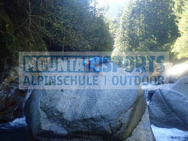 P1010100 | Bestelle die Bilder deines Berg- oder Wasser-Abenteuers mit Mountain Sports bequem von zu Hause aus direkt über unseren Online Fotoshop von pictrs.com. - Realisiert mit Pictrs.com