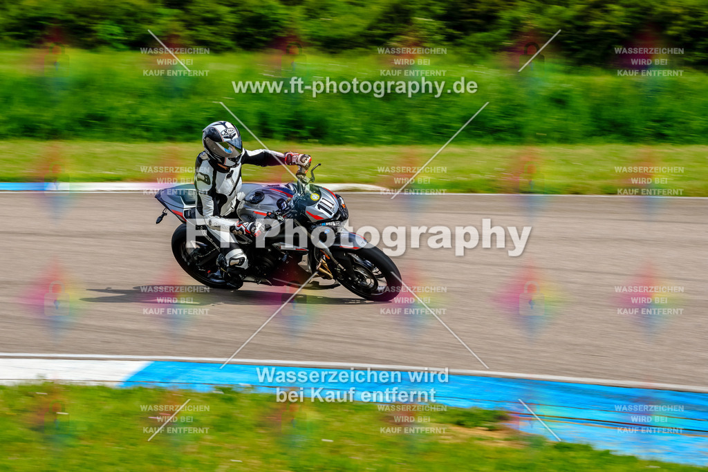MotoTeam-9245 | Hier findet Ihr Bilder von Touristenfahrten auf der Nürburgring Nordschleife oder von anderen Veranstaltungen die ich besucht habe. Viel Spass beim Durch Schauen 