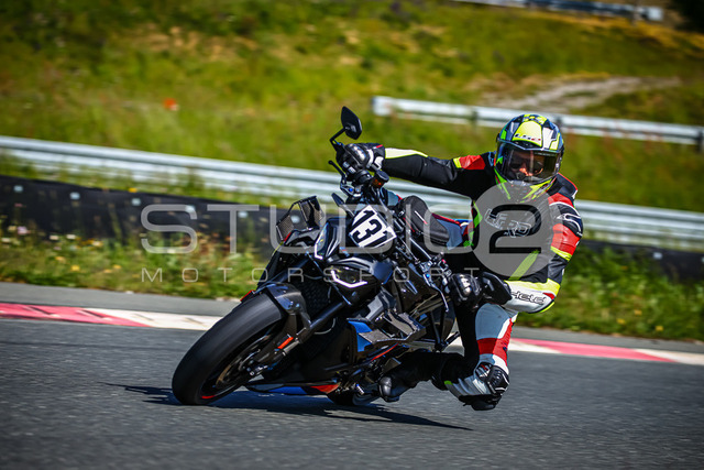 0131-250510_BOX-016_131 | Deine Full-Service-Agentur für ✔️Videoproduktionen und ✔️Motorsportfotografie Jetzt Angebot anfragen!