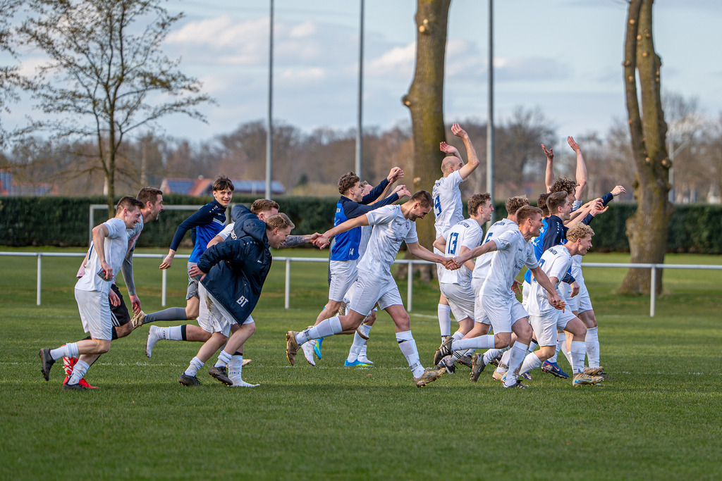 Fußball I Herren I Saison 2025-2026 I Halbfinale Kreispokal VEC I  BW Langförden - TV Dinklage II I 19928 | jns.sportfotos - Realisiert mit Pictrs.com