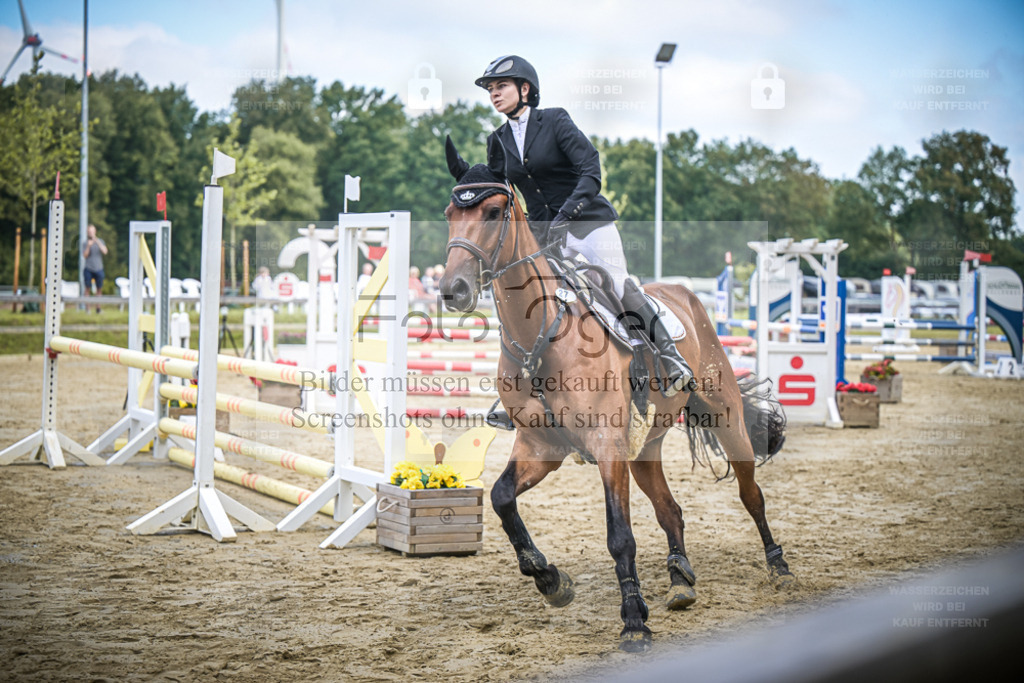 DOS_8056 | Entdecke hochwertige Reitturnierfotos von Foto Oger. Professionell, emotional und authentisch – jetzt Lieblingsmomente im Shop bestellen. - Realisiert mit Pictrs.com