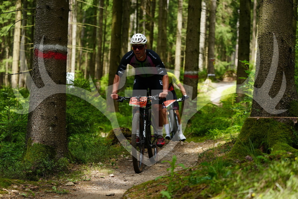 FC100252 | Fotogalerie der Treibjagd im Dunkelwald - Dein MTB Etappenrennen im Erzgebirge - Realisiert mit Pictrs.com
