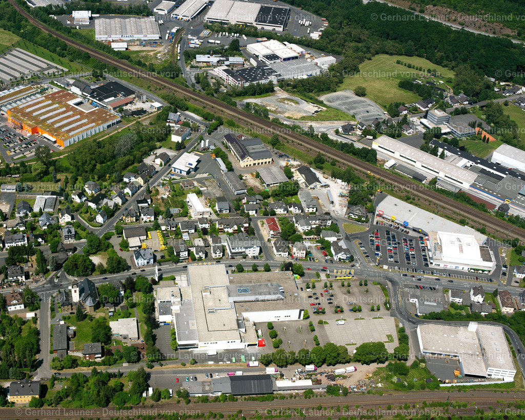 2611132 | HAIGER 06.09.2006 Industrie- und Gewerbegebiet  in Haiger im Bundesland Hessen, Deutschland // Industrial and commercial area  in Haiger in the state Hesse, Germany Foto: Gerhard Launer
