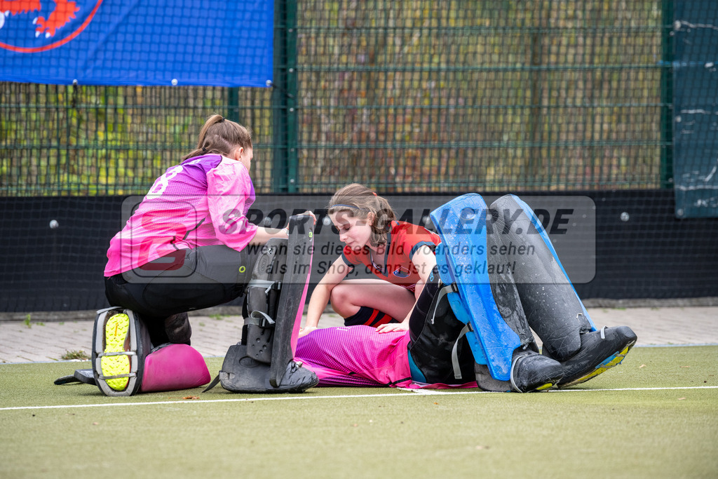 SFE_20231022_0214 | Deutsche Meisterschaft Weibliche U16 Finale Berliner HC - Harvestehuder THC am 22.10.2023 in Köln (Düsseldorfer Hockeyclub 1905 e.V.), Photo: Stephan Fehrmann 2023 (Sports-Gallery)