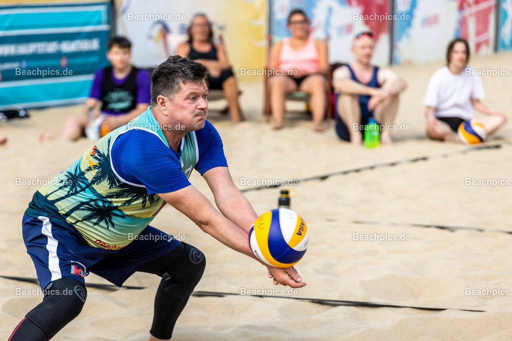 2023-00069622-Vater-Sohn-Turnier |  18.05.2023; Berlin Foto: Gerold Rebsch - www.beachpics.de
