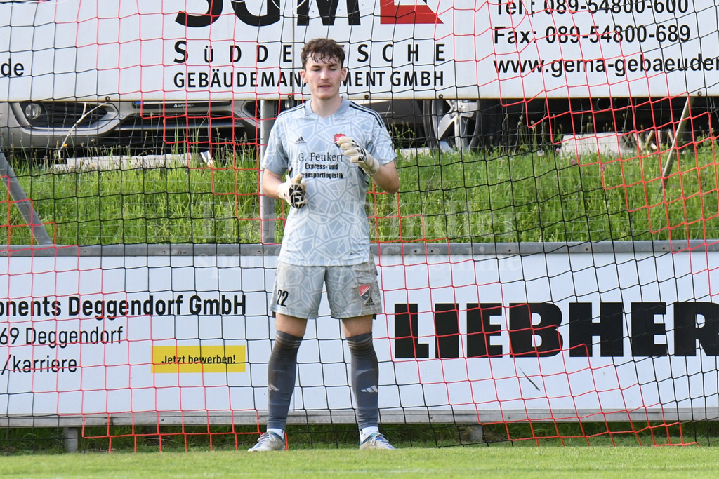  TSV Seebach : ASV Burglengenfeld | Enrico Birkner (TSV Seebach #22) Neuzugang SV Schalding/Heining U19 - Realisiert mit Pictrs.com