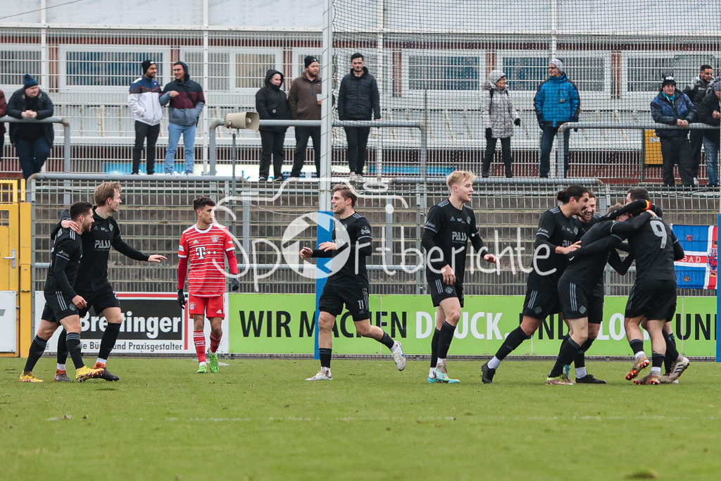 SV Vikoria Aschaffenburg - FC Bayern Amateure | Jubel nach dem Treffer zum 1-0 druch Clay VERKAJ (SVVA #9)