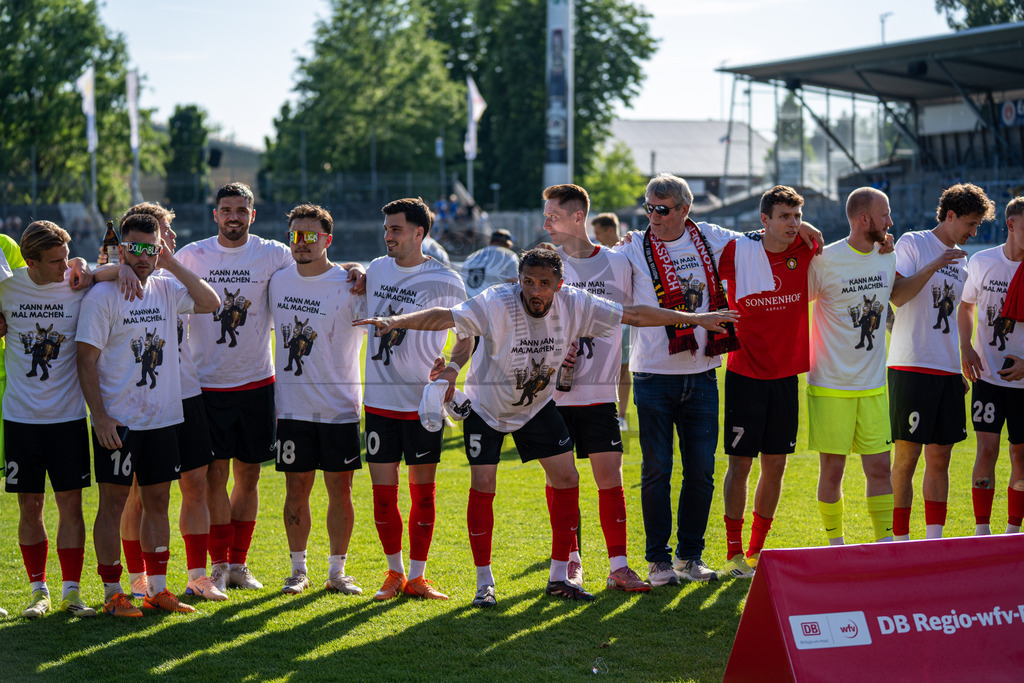 Stuttgarter Kickers vs. SG Sonnenhof Großaspach, Fussball, WFV-Pokal, Finale, 23.05.2026 | Team jubelt nach Abpfiff mit Fans, Zuschauern und Verantwortlichen,Stuttgarter Kickers vs. SG Sonnenhof Großaspach, Fussball, WFV-Pokal, Finale, 23.05.2026