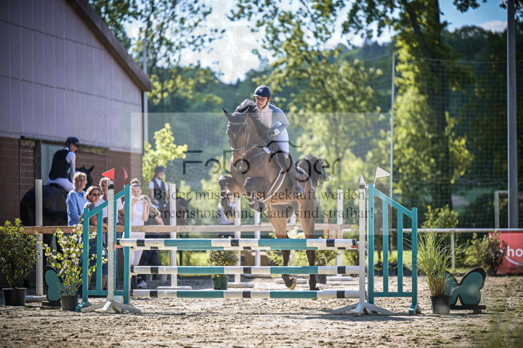 DOS_2522 | Entdecke hochwertige Reitturnierfotos von Foto Oger. Professionell, emotional und authentisch – jetzt Lieblingsmomente im Shop bestellen.Deutschlandweite Turnierfotografie. - Realisiert mit Pictrs.com