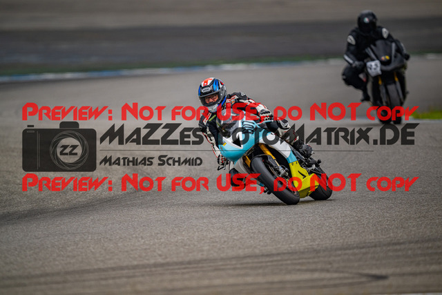 MaZZes_FotoMatrix_240701_6007705_8086 | GELB