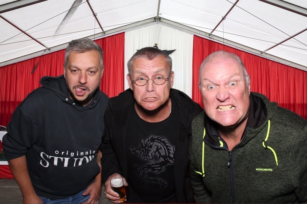 top-top.de 240928-169 | Foto, Video, Fotografie, Videografie, Fotobox, DJ, Discjockey, Musik, Musikbox, Veranstaltung, Photobooth, Amazon, Ebay, Buchtipp, Bestseller, Autor, Verlag, Buch, Wesel, Hamminkeln, NRW, Dinslaken, Rees, Drohne, Hochzeit, Party, Fotobox, Wesel, Fotograf