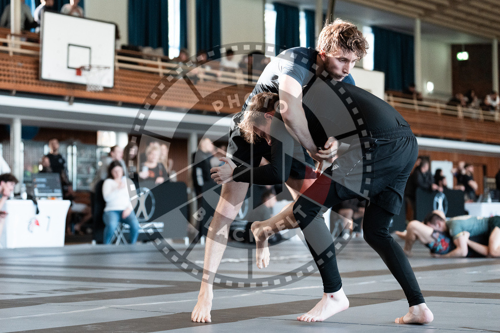 20251129PBB7278 | Fighters compete during the luta livre competition ILLCS XI winter edition on November 29, 2025 in Hannover, Germany.