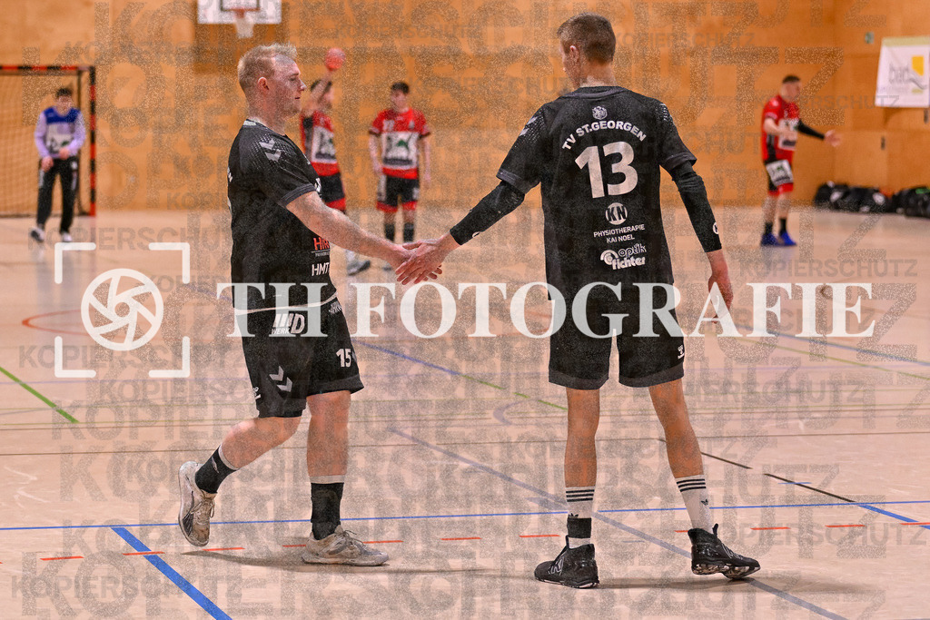 GER, SG Maulburg/Steinen - TV St. Georgen, Handball, Landesliga, 16. Spieltag, Saison 2023/2024, 17.02.2024 | Peter Assfalg (TV St. Georgen/Schw., #15), Julian Jerke (TV St. Georgen/Schw., #13)

GER, SG Maulburg/Steinen - TV St. Georgen, Handball, Landesliga, 16. Spieltag, Saison 2023/2024, 17.02.2024

Foto: TH Fotografie/Thomas Hess