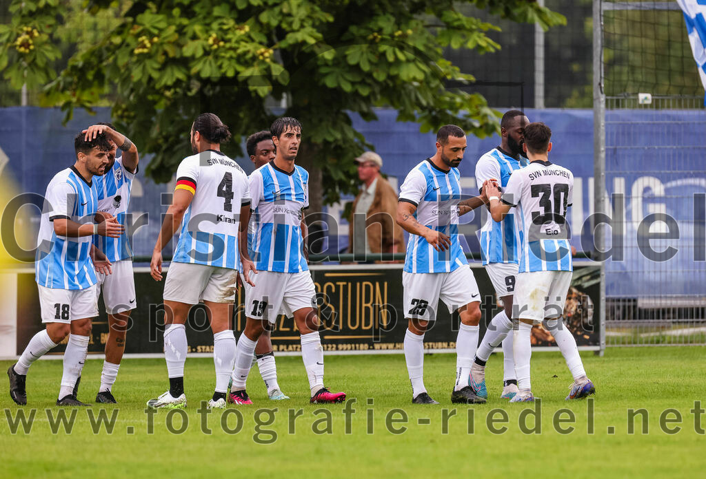 2023-08-05_075_FC_Langengeisling_gegen_SVN_Muenchen | Erding, Deutschland, 05.08.2023:
Fußball, Bezirksliga Oberbayern Ost 2023 / 2024, 2. Spieltag, FC Langengeisling gegen SVN München, Endergebnis: 1:3

Jubel nach dem 0:1 durch Mehmet Köse (SVN München, #18)

Foto: Christian Riedel / fotografie-riedel.net
