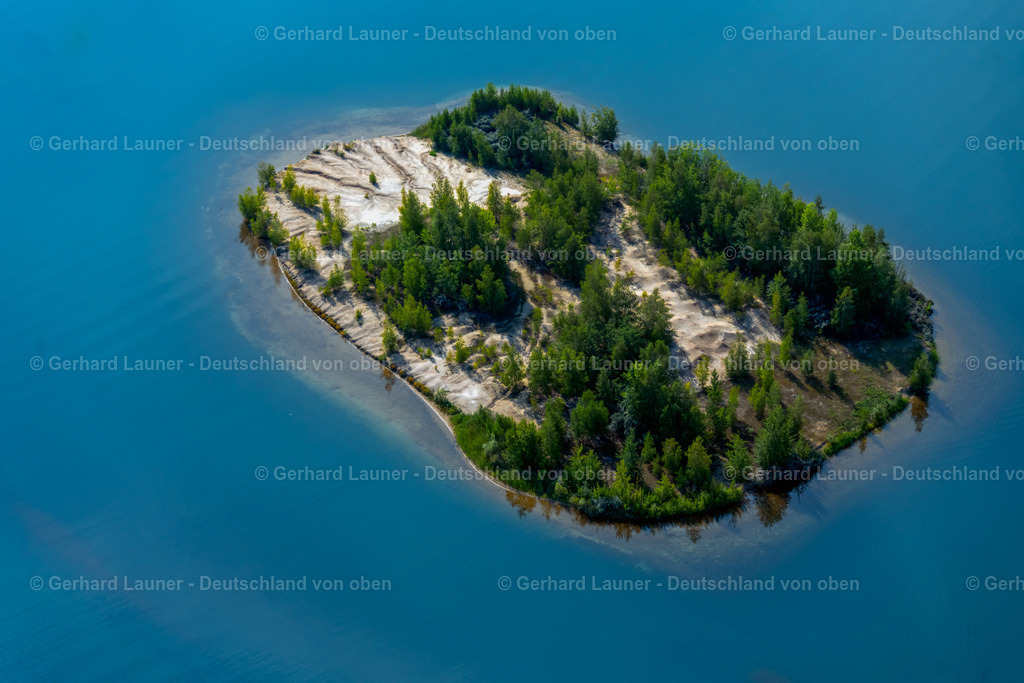 4039052 | BRAUNSBEDRA 08.09.2021 Rekultivierung der ehemaligen Tagebau - Fläche an den Uferbereichen des Sees " Geiseltalsee " in Braunsbedra im Bundesland Sachsen-Anhalt, Deutschland. // Open pit re cultivation on the shores of the lake " Geiseltalsee " in Braunsbedra in the state Saxony-Anhalt, Germany. Foto: Gerhard Launer