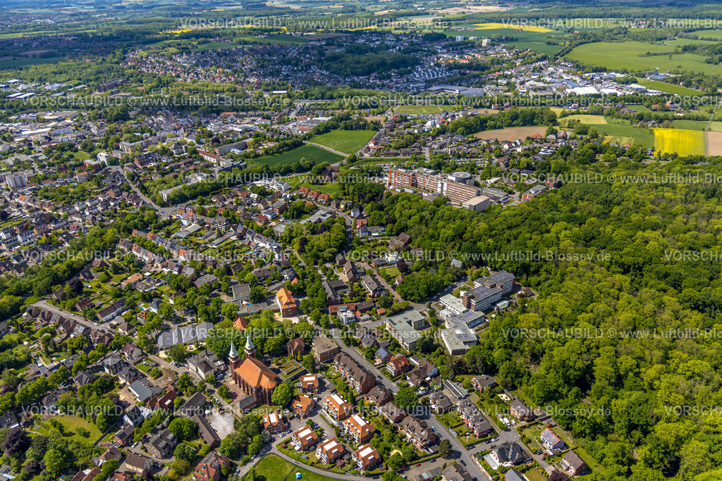 Hamm250500216 | Luftbild, Wohngebiet mit Kirche St. Stephanus, Seniorenheim St. Stephanus und St. Barbara-Klinik Hamm-Heessen, Stadtbezirk Heessen, Hamm, Ruhrgebiet, Nordrhein-Westfalen, Deutschland