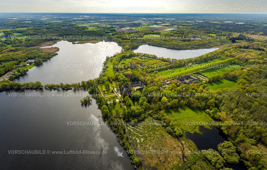 Nettetal240403033KrickenbeckerSeen | Luftbild, Schloss Krickenbeck an den Krickenbecker Seen, Naturschutzgebiet umgeben von Seen und Waldgebiet, Leuth, Nettetal, Niederrhein, Nordrhein-Westfalen, Deutschland
