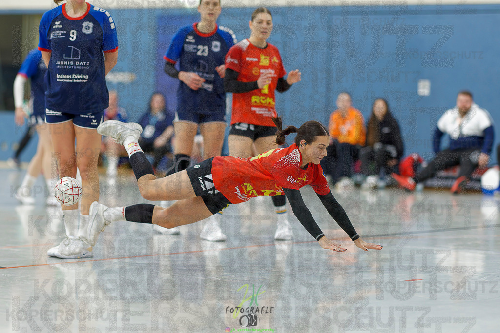 Frauen Regionalliga (HHV); HSG Wettenberg - TV Hüttenberg | Frauen Regionalliga (HHV); HSG Wettenberg - TV Hüttenberg am 06.12.2025 in Launsbach (Wettenberg) (Halle GS Launsbach (Wettenberg))Photo © 2025 - Jörg Heinrich - Realisiert mit Pictrs.com