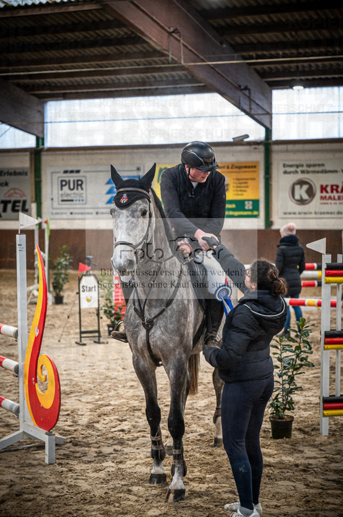 Hallenreittunier Voxtrup 2023 | Entdecke hochwertige Reitturnierfotos von Foto Oger. Professionell, emotional und authentisch – jetzt Lieblingsmomente im Shop bestellen.Deutschlandweite Turnierfotografie. - Realisiert mit Pictrs.com