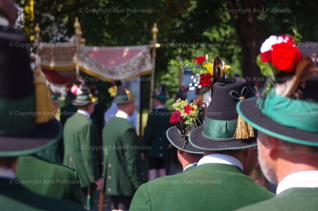 IMGP3924 | fotografiert von Axel PollmannLeonhardi Wallfahrt Benediktbeuern und Murnau, Fronleichnam, Fasching, Landschaft im Loisachtal und Benediktbeuern  - Realisiert mit Pictrs.com